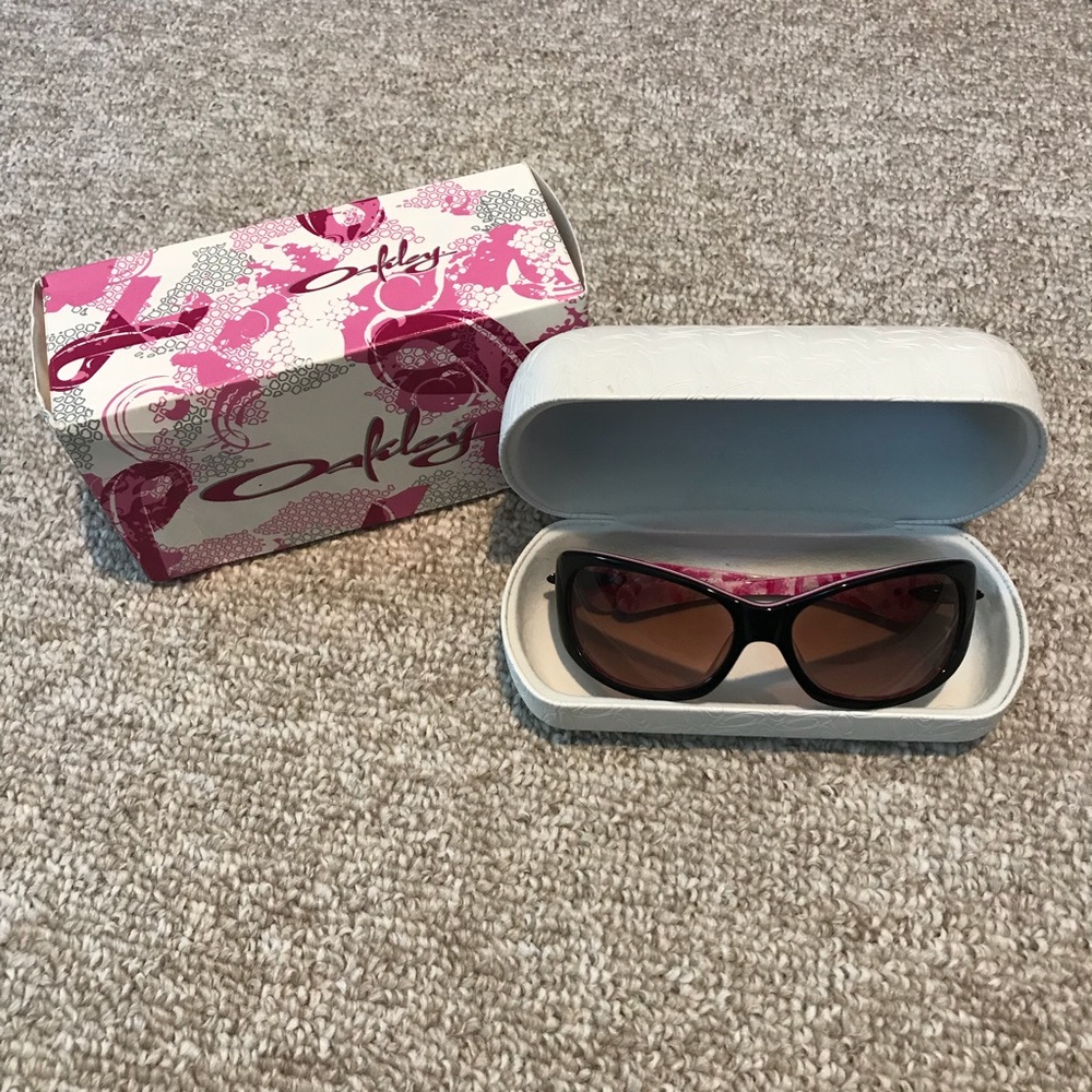 Oakley ‘Dangerous-Style’ Sunglasses
